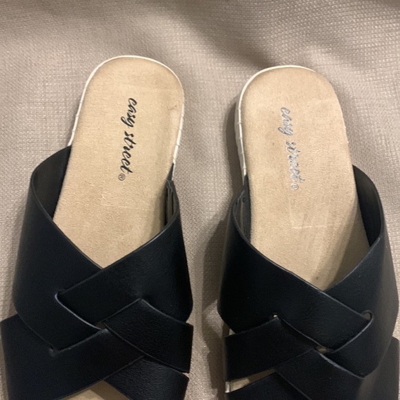 Easy Street Brylee Slide Sandal - Picture 3 of 9